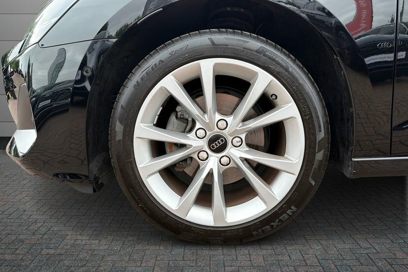 Audi A3 1.5 Tfsi 30 Sport Saloon 116 Ps Black #5