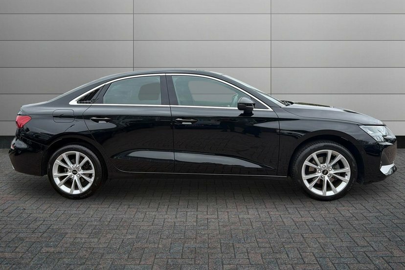 Audi A3 1.5 Tfsi 30 Sport Saloon 116 Ps Black #4