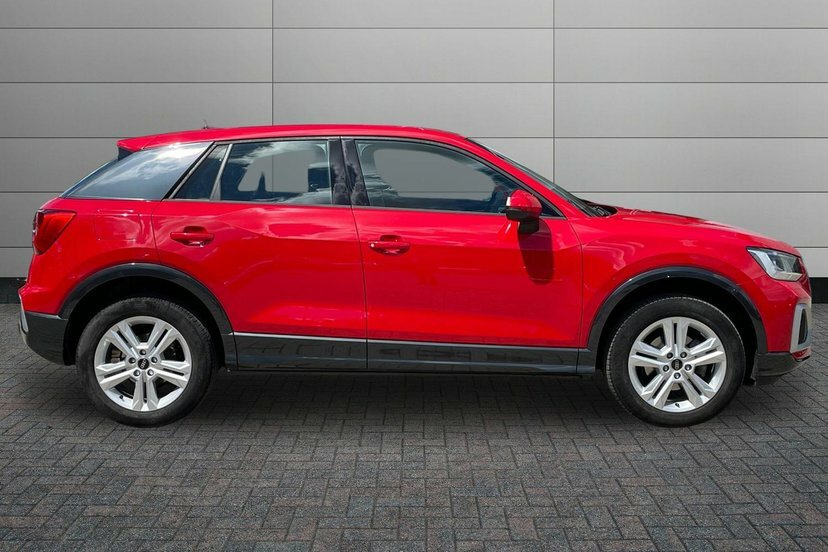Audi Q2 1.5 Tfsi Cod 35 Sport Suv S Tronic 150 VE73BYZ Red #4