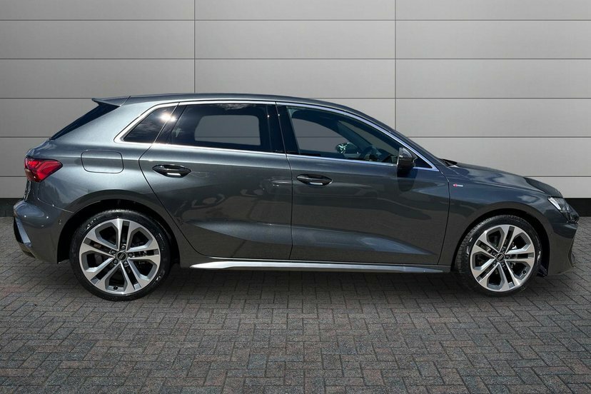 Audi A3 1.5 Tfsi S Line Sportback S Tronic 150 EF26DZU Grey #4