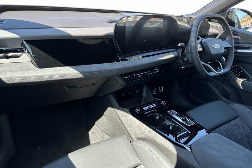 Audi Q6 E-Tron 100Kwh Black Edition Suv Quattro EO26WCC Black #2