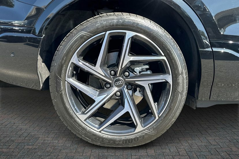 Audi Q6 E-Tron 100Kwh Black Edition Suv Quattro EO26WCC Black #5