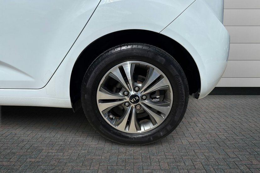 Kia Venga 1.6 2 Mpv 123 Bhp White #5