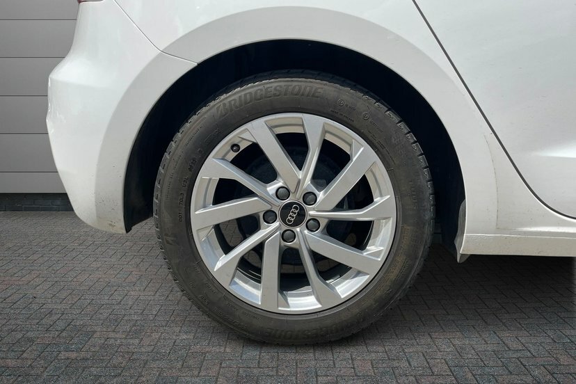 Audi A1 1.0 Tfsi 25 Sport Sportback 95 WD23SNV White #5