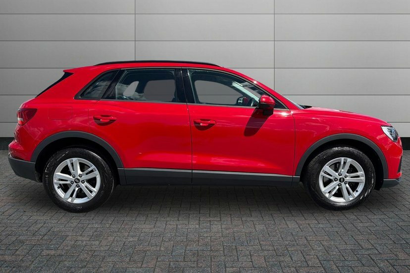 Audi Q3 2.0 Tdi 35 Technik Suv S Tronic 150 Ps SC22WFO Red #4