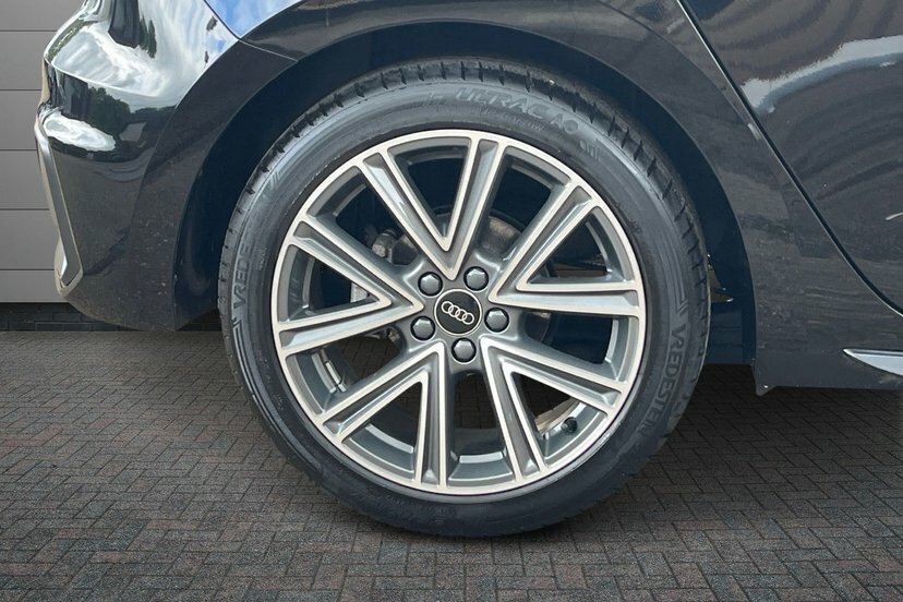 Audi A1 1.0 Tfsi 30 S Line Sportback S Tronic EN75JJY White #5