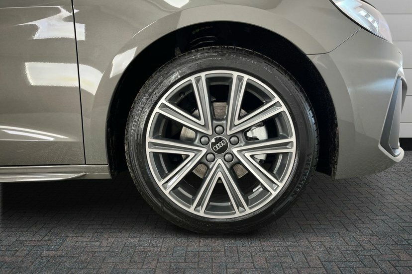 Audi A1 1.0 Tfsi 30 S Line Sportback S Tronic EK26CWV Grey #5