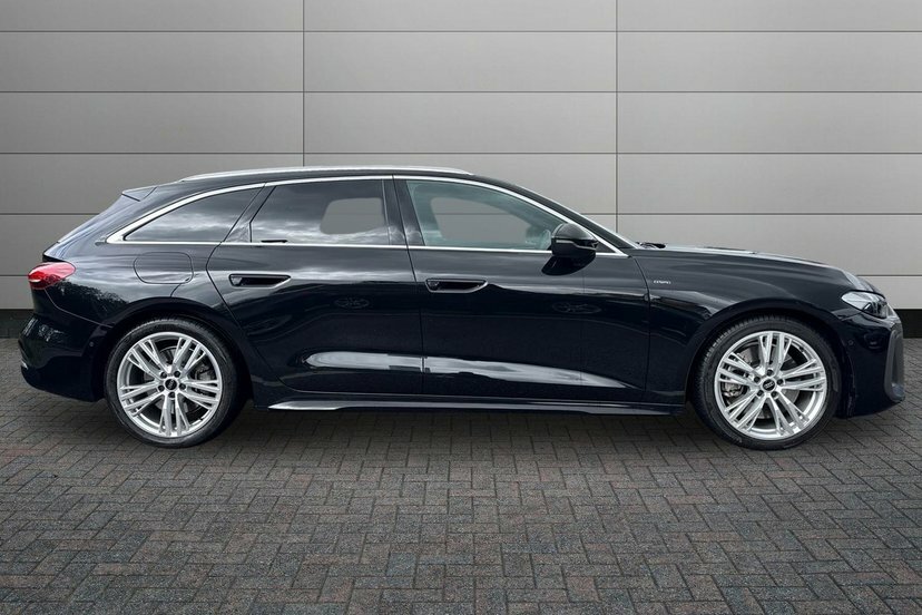 Audi A5 2.0 E-hybrid 25.9Kwh S Line Estate Plug EF75JEU Black #4