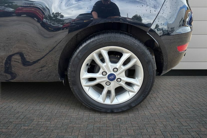 Ford Fiesta 1.25 Zetec Hatchback Euro 5 82 GM14YBA Black #5