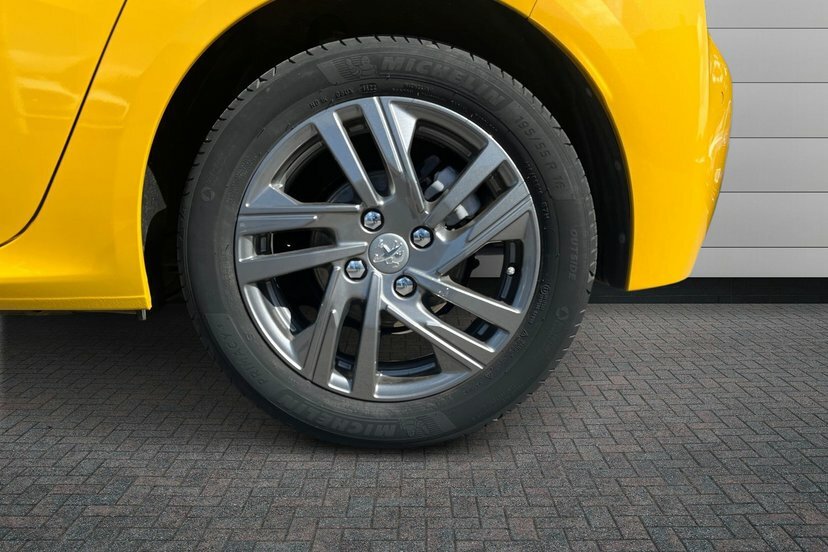 Peugeot 208 1.2 Puretech Active Premium Hatchback E EK22RJU Yellow #5