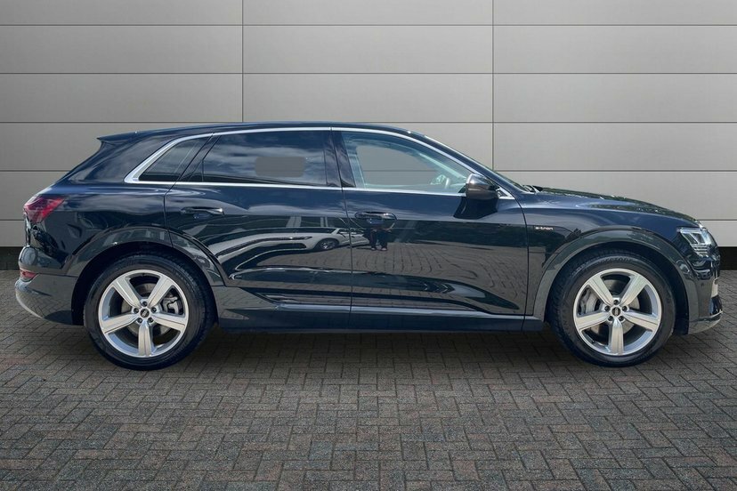 Audi E-tron 50 Technik Suv Quattro 71.2Kwh BJ22YRC Black #4