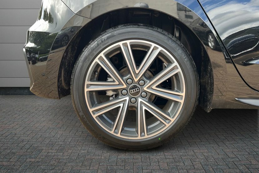 Audi A1 1.0 Tfsi 30 S Line Sportback S Tronic LM26ZPB Black #5