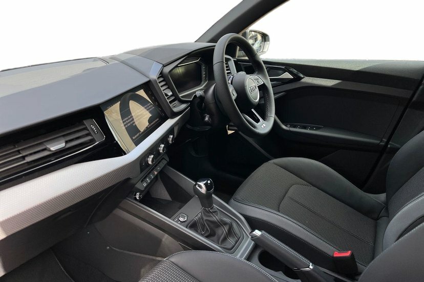 Audi A1 1.0 Tfsi 30 S Line Sportback S Tronic LM26ZPB Black #2