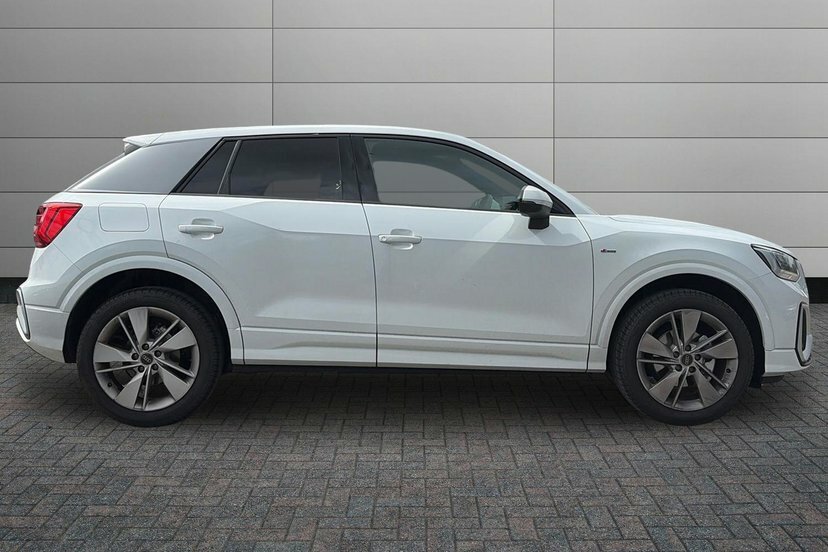 Audi Q2 1.5 Tfsi Cod 35 S Line Suv 150 White #4