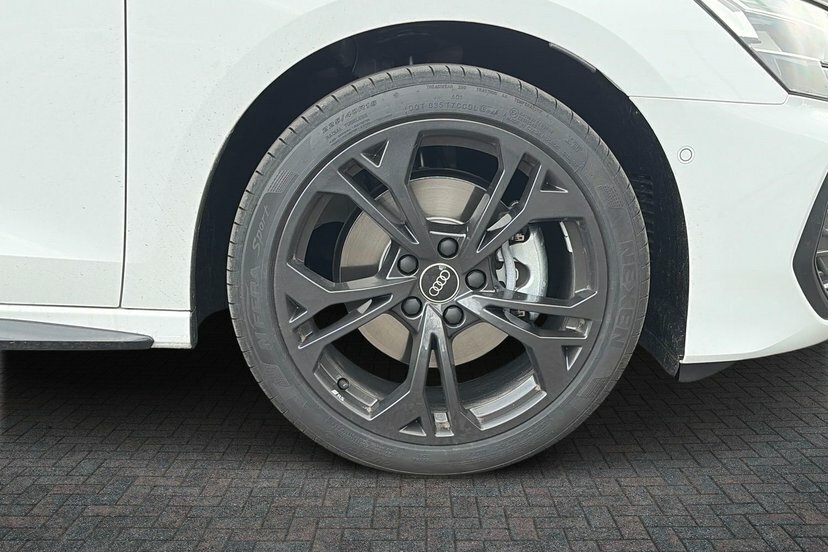 Audi A3 1.5 Tfsie Black Edition Sportback Plug- DF26GDA White #5