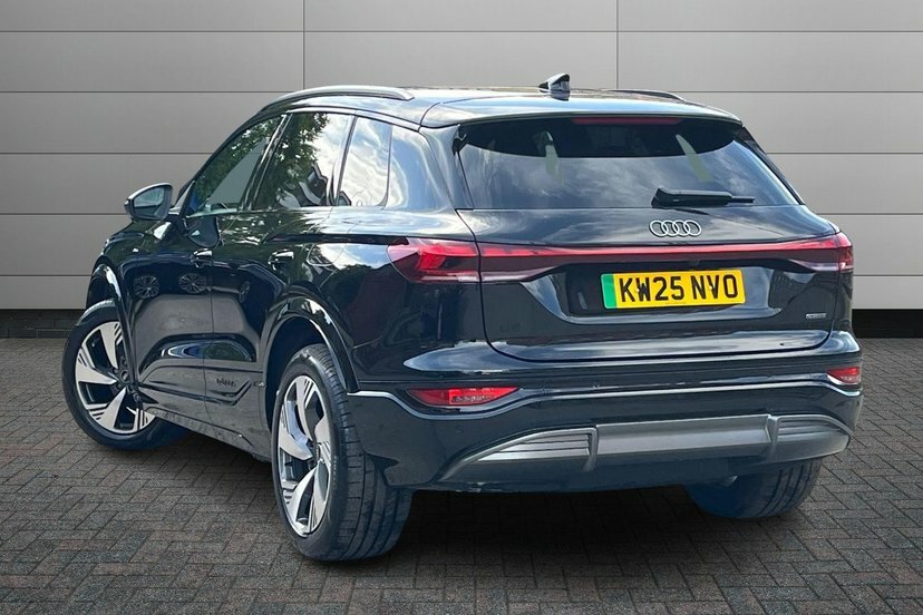 Audi Q6 E-Tron 100Kwh S Line Suv Quattro 388 P Black #3