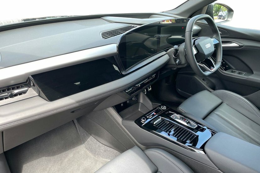 Audi Q6 E-Tron 83Kwh S Line Sportback 252 Ps EY26TMZ Black #2