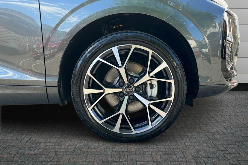 Audi Q3 1.5 E-hybrid Launch Edition Sportback P Grey #5
