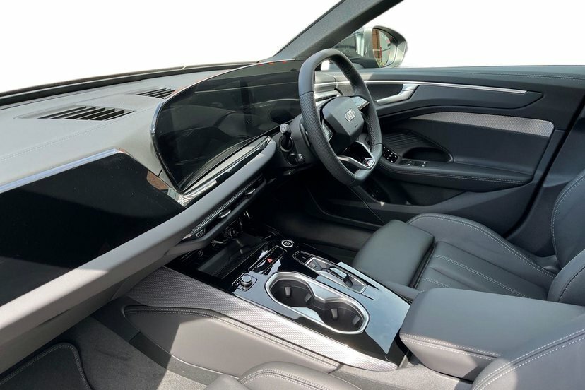 Audi A6 Avant 2.0 E-hybrid 25.9Kwh S Line Estate Plug Black #2