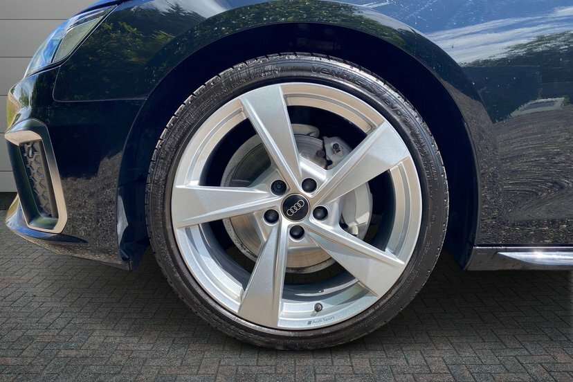 Audi A4 2.0 Tfsi 40 S Line Saloon S Tronic 204 DA24JVE Black #5