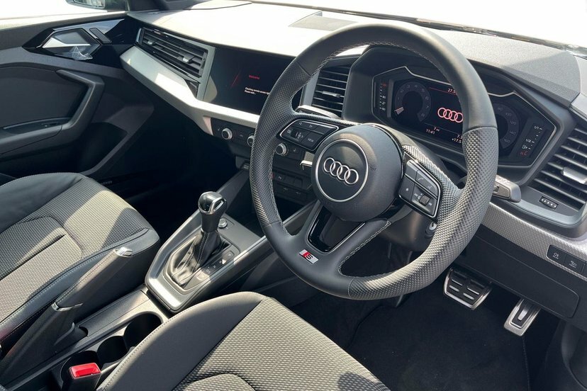 Audi A1 1.0 Tfsi 30 S Line Sportback S Tronic AO26XKB Black #6