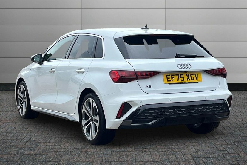 Audi A3 1.5 Tfsi S Line Sportback S Tronic 150 EF75XGV White #6