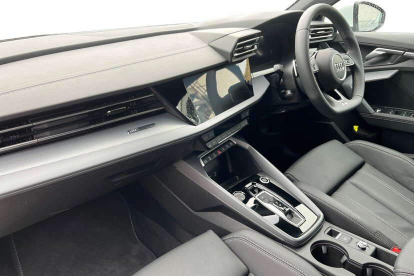 Audi A3 1.5 Tfsi S Line Sportback S Tronic 150 EF75XGV White #4