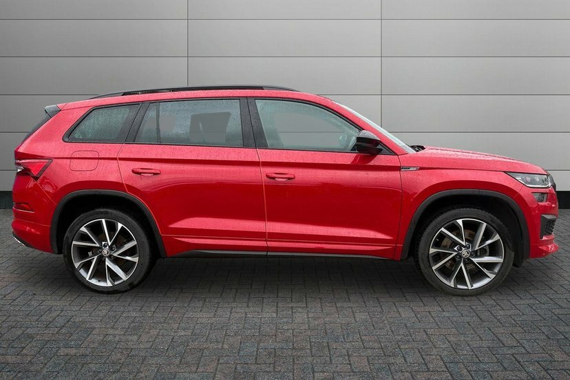 Skoda Kodiaq 2.0 Tdi Sportline Suv Dsg 4Wd 7 Seat WG23EZN Red #4