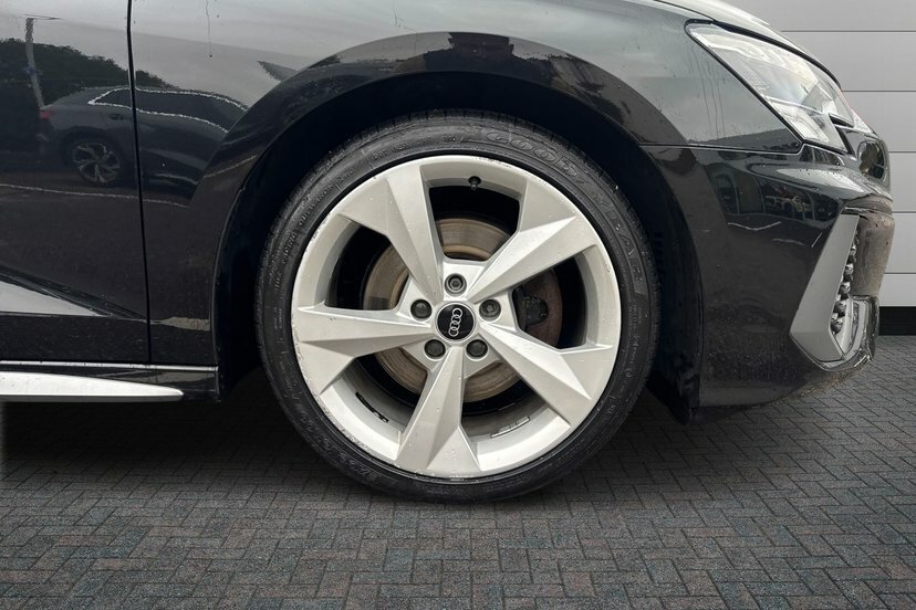 Audi A3 1.5 Tfsi 35 S Line Sportback S Tronic GJ21XKF Black #5
