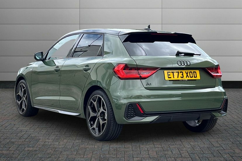 Audi A1 1.5 Tfsi 35 Black Edition Sportback S T ET73XOD Green #3
