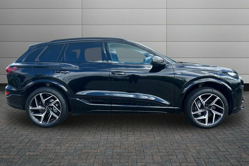 Audi Q6 E-Tron 100Kwh Black Edition Suv Quattro Black #4