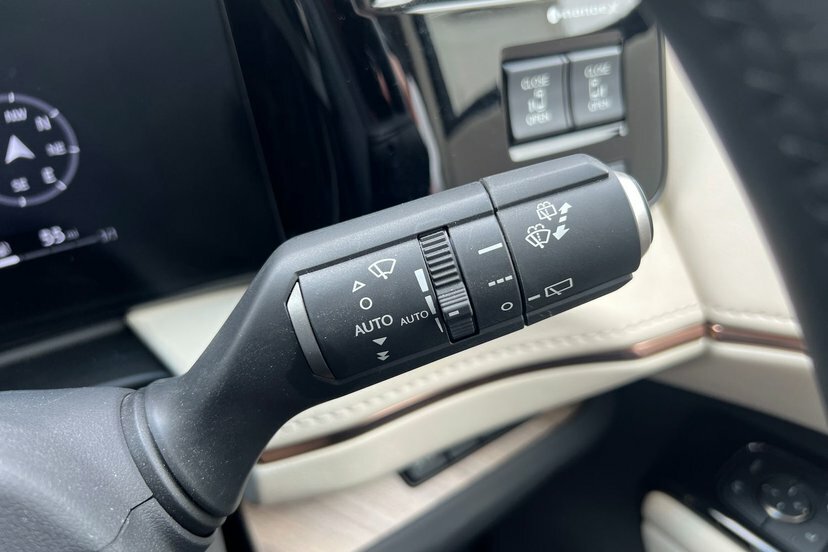 Lexus LM 2.5 350H Takumi Mpv Hybrid E-cvt Awd Eu Red #16