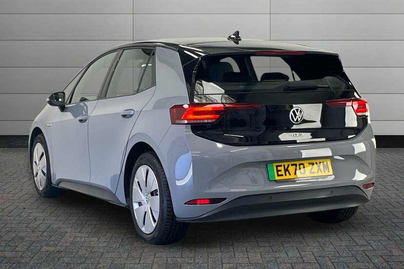 Volkswagen ID.3 Pro Performance 58Kwh Life Hatchback Black #2