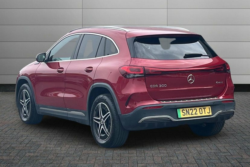 Mercedes-Benz EQA Eqa 300 66.5Kwh Amg Line SN22OTJ Red