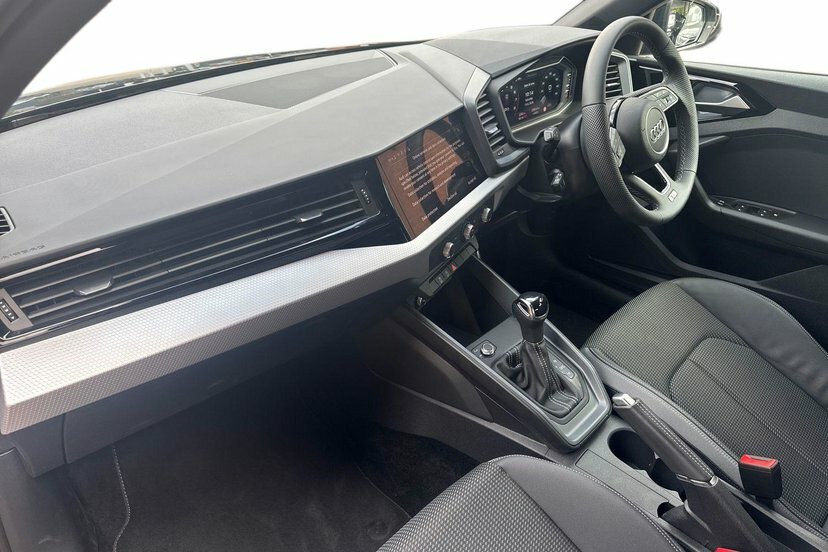 Audi A1 1.0 Tfsi 25 S Line Sportback S Tronic EK26YKV Black #2