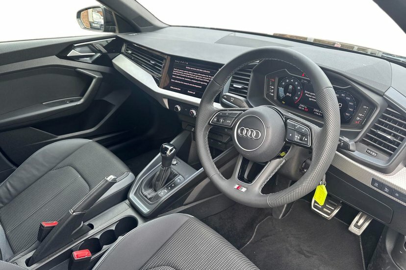 Audi A1 1.0 Tfsi 25 S Line Sportback S Tronic EK26YKV Black #6