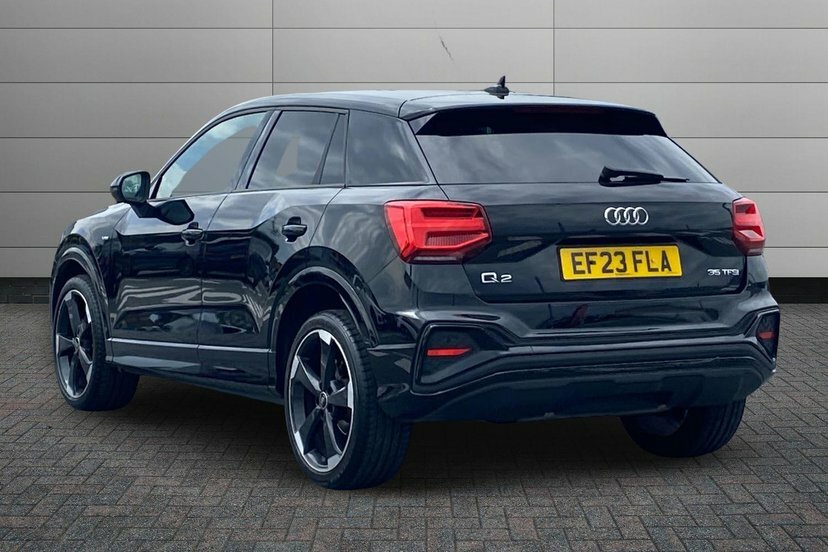 Audi Q2 1.5 Tfsi Cod 35 Black Edition Suv S Tro EF23FLA Black #3