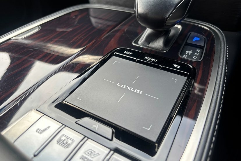 Lexus LS Luxury  #22