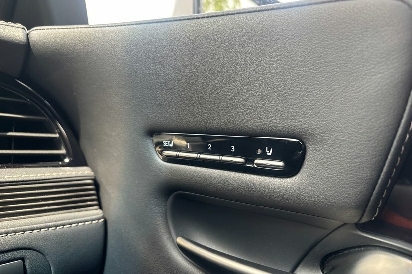 Lexus LS Luxury  #21