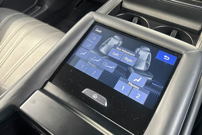 Lexus LS Luxury  #47