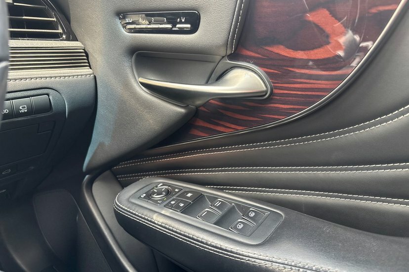Lexus LS Luxury  #11