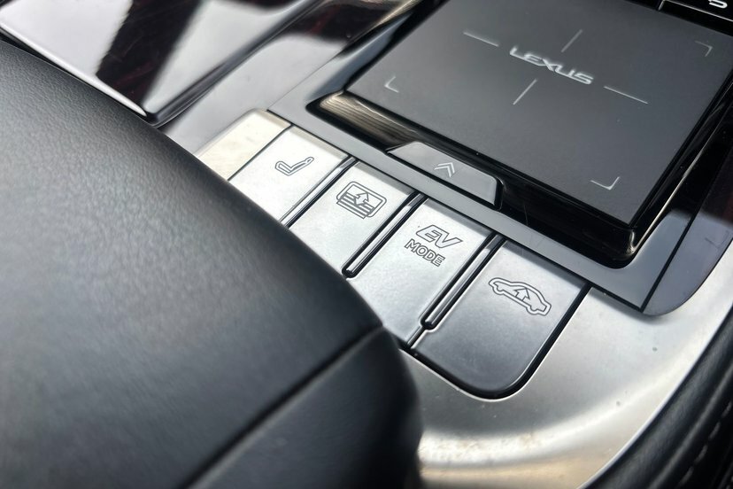 Lexus LS Luxury  #23