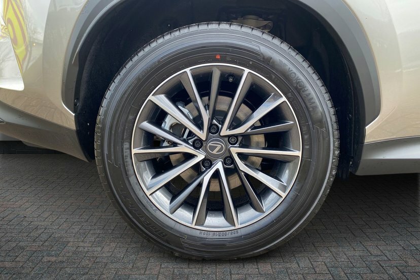 Lexus NX 2.5 450H 18.1Kwh Premium Suv Plug-in H RV26XRO Silver #5