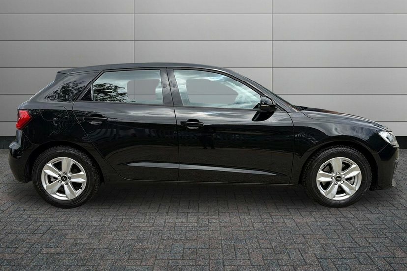 Audi A1 1.0 Tfsi 30 Technik Sportback 1 Black #4