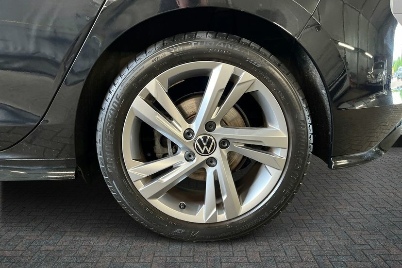 Volkswagen Golf 1.5 Etsi Mhev R-line Hatchback Hybrid D AK70HGG Black #5