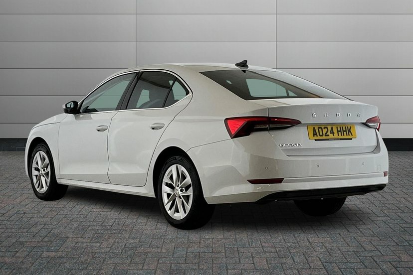 Skoda Octavia Octavia Hatch Se L 1.5 Tsi 150 Ps 6G Man AO24HHK White #3