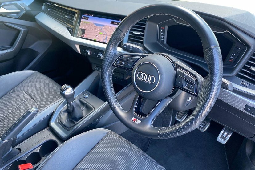 Audi A1 1.0 Tfsi 30 S Line Sportback 11 AV23KSU Black #6