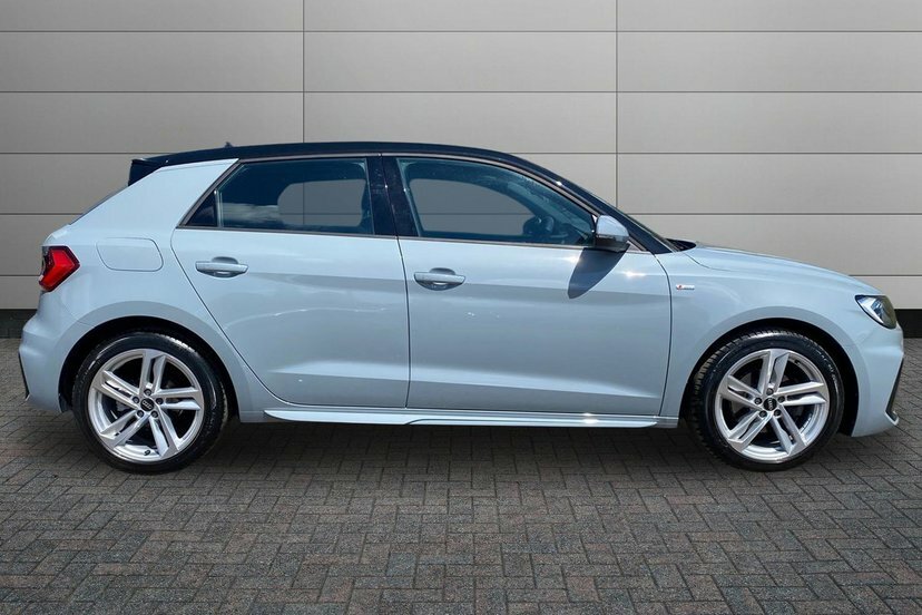 Audi A1 1.0 Tfsi 30 S Line Sportback 11 EO22WOJ Black #4