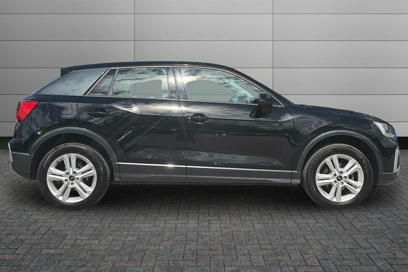 Audi Q2 1.5 Tfsi Cod 35 Sport Suv S Tronic 150 GV73CXO Black #4