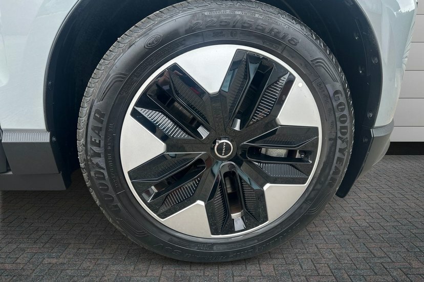 Volvo EX30 Single Motor 51Kwh Plus Suv 272 Grey #5